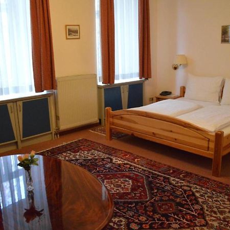 Hotel Pension Walzerstadt Viena Exterior foto