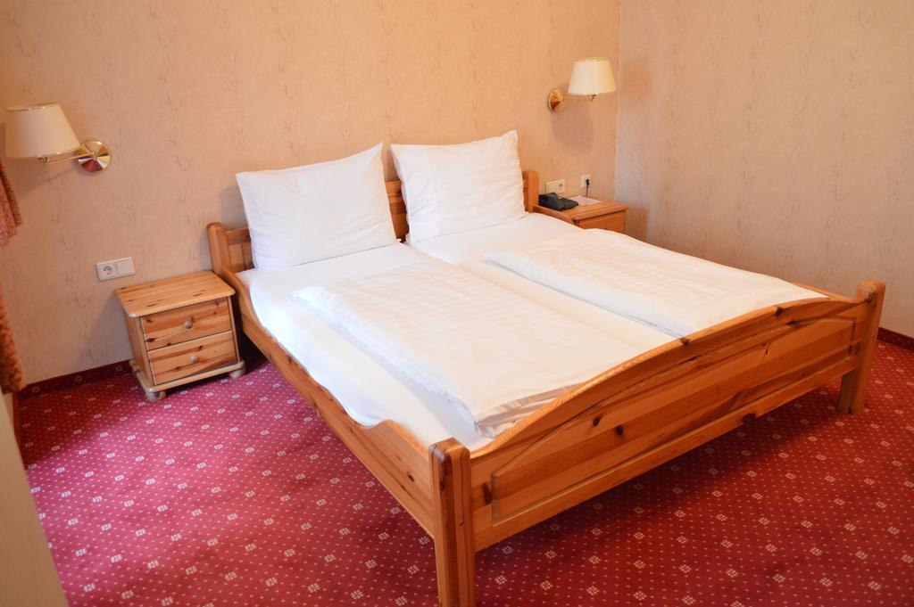 Hotel Pension Walzerstadt Viena Quarto foto
