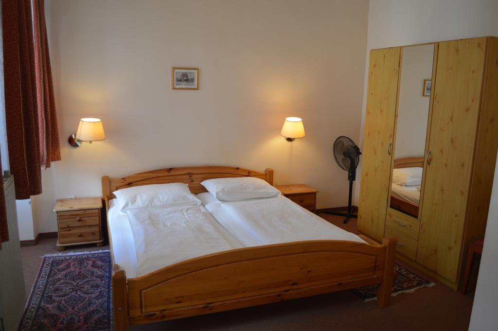 Hotel Pension Walzerstadt Viena Exterior foto