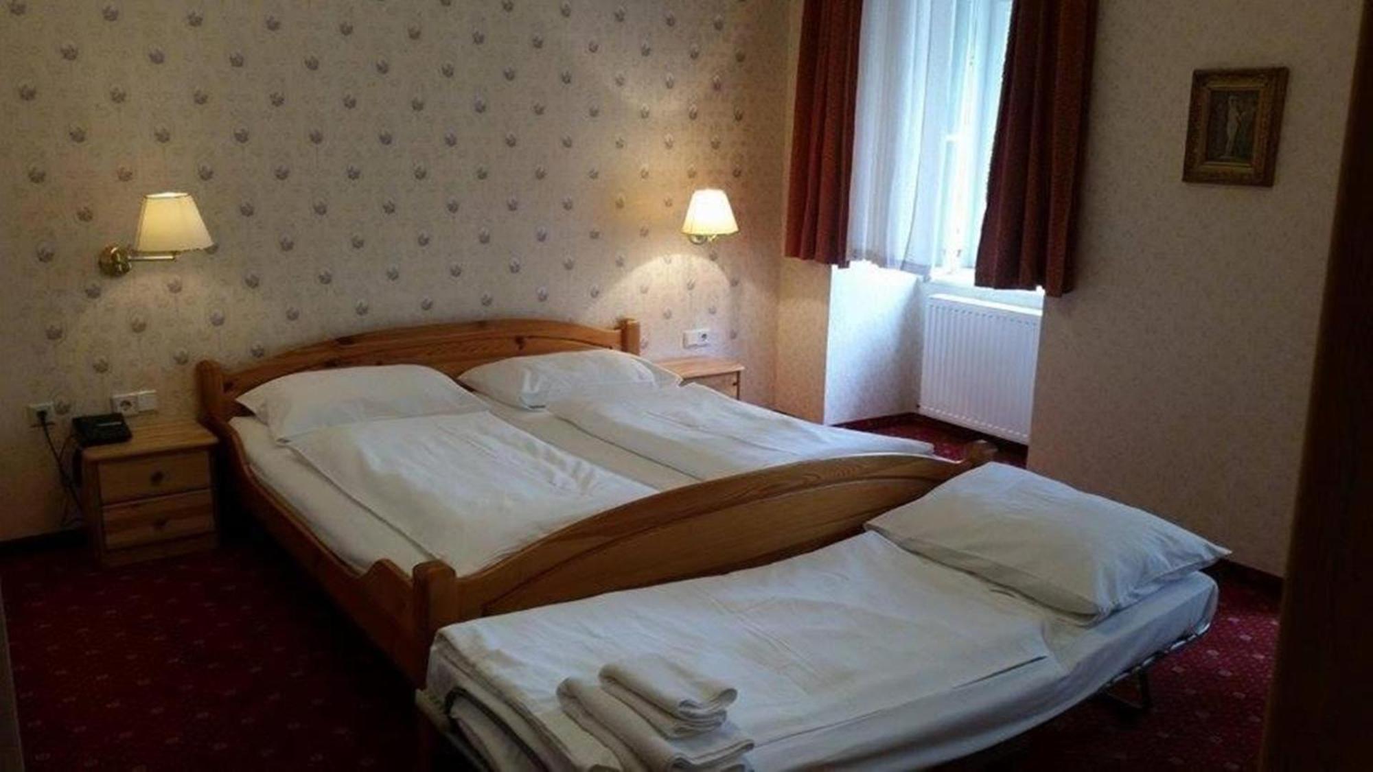Hotel Pension Walzerstadt Viena Exterior foto